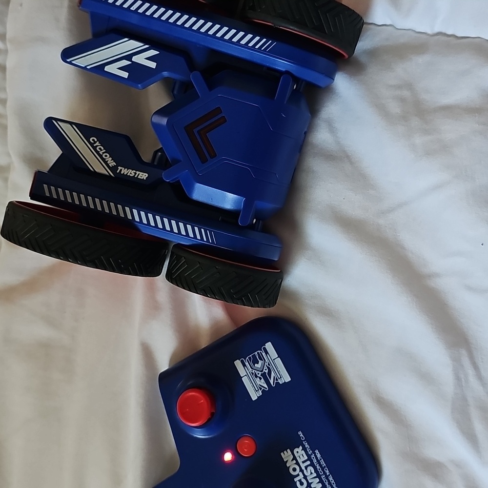 BOGO🎀 Blue Cyclone Twister Remote Control Car